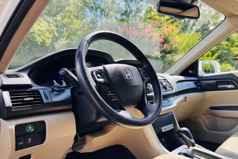 2015 Honda Accord Hybrid EX-L photo 1