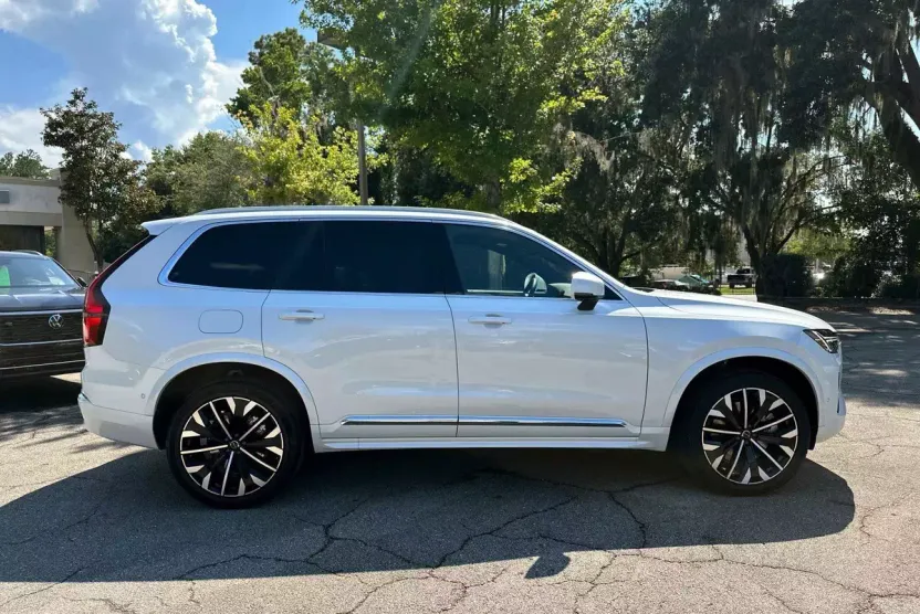 2026 Volvo XC90 photo 1