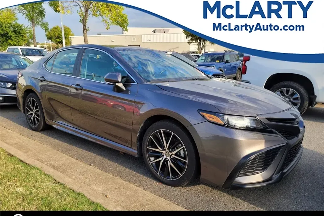 2023 Toyota Camry SE photo 1