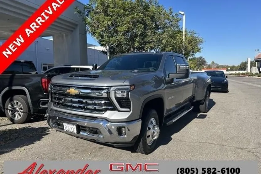 2025 Chevrolet Silverado 3500HD LTZ photo 1