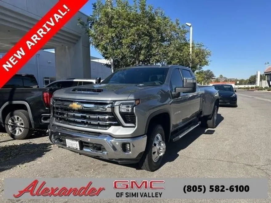2025 Chevrolet Silverado 3500HD LTZ photo 1