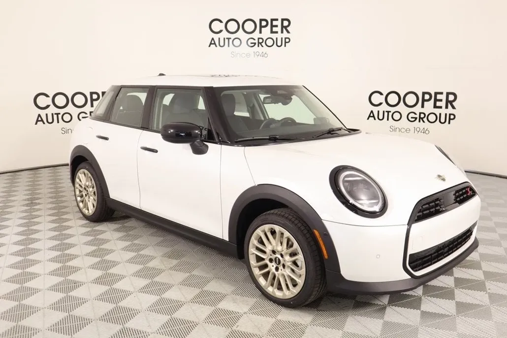 2025 Mini Cooper 4 Door Hardtop Signature photo 1