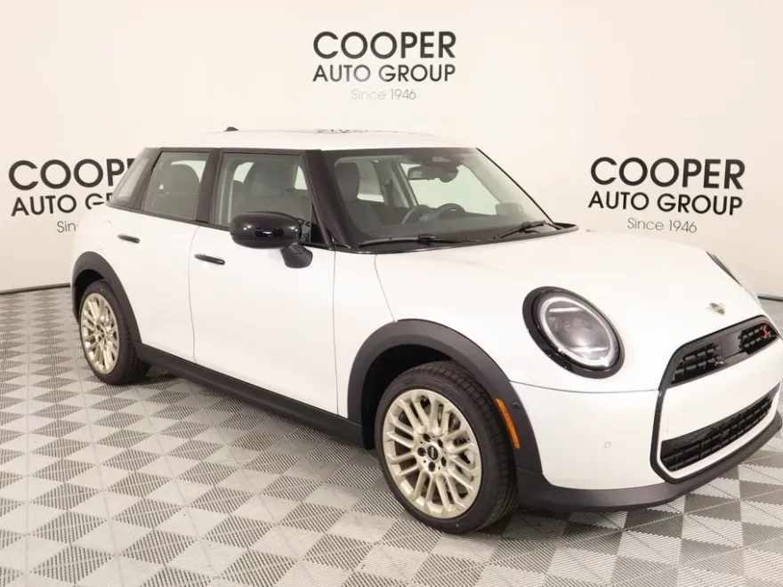 2025 Mini Cooper 4 Door Hardtop Signature photo 1