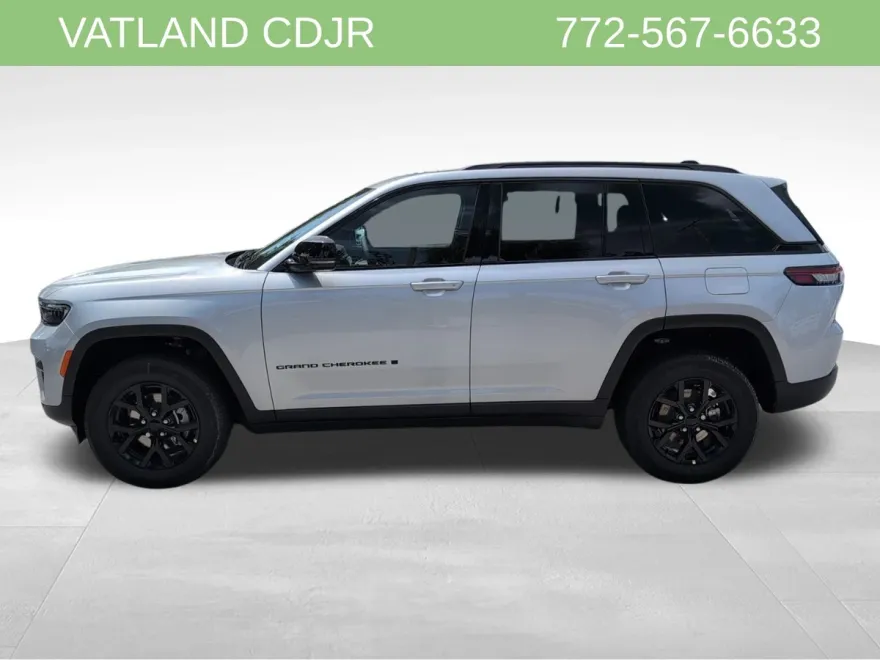 2025 Jeep Grand Cherokee Laredo Altitude photo 1