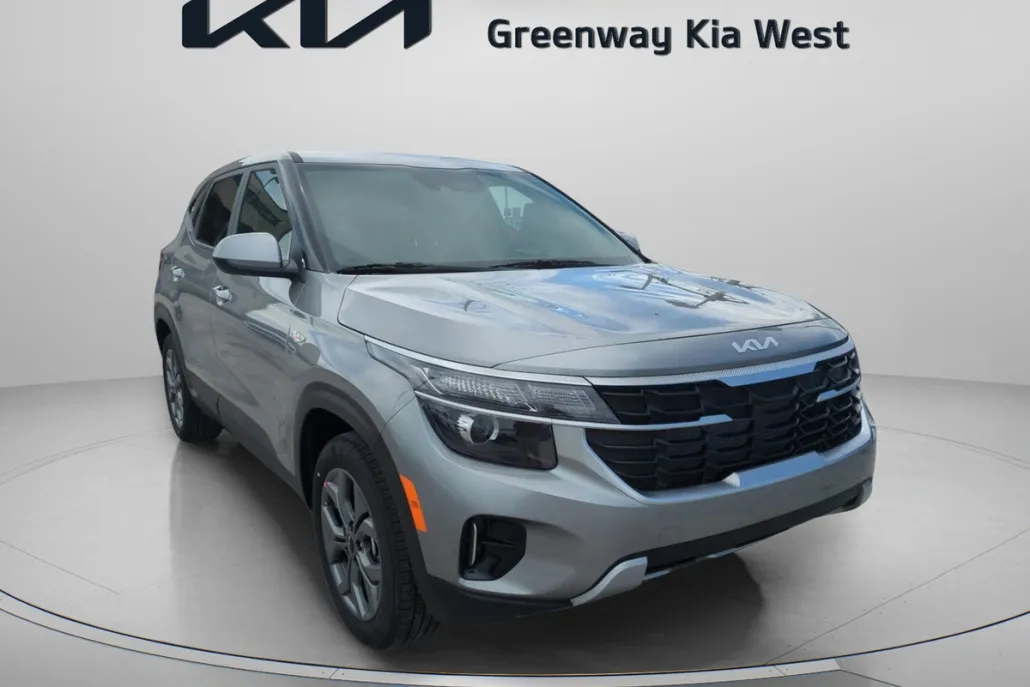 2026 Kia Seltos LX photo 1