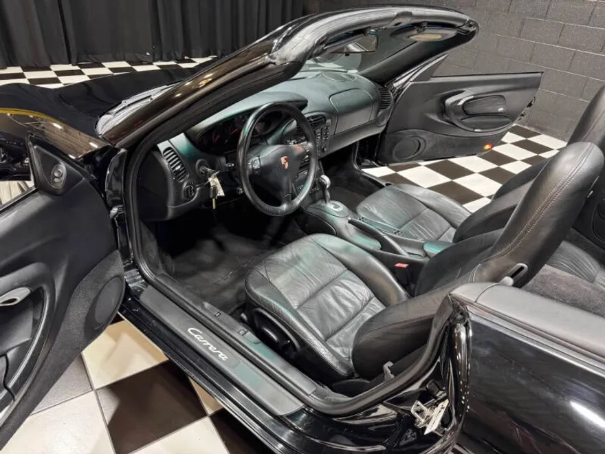 2001 Porsche 911 Cabriolet photo 1