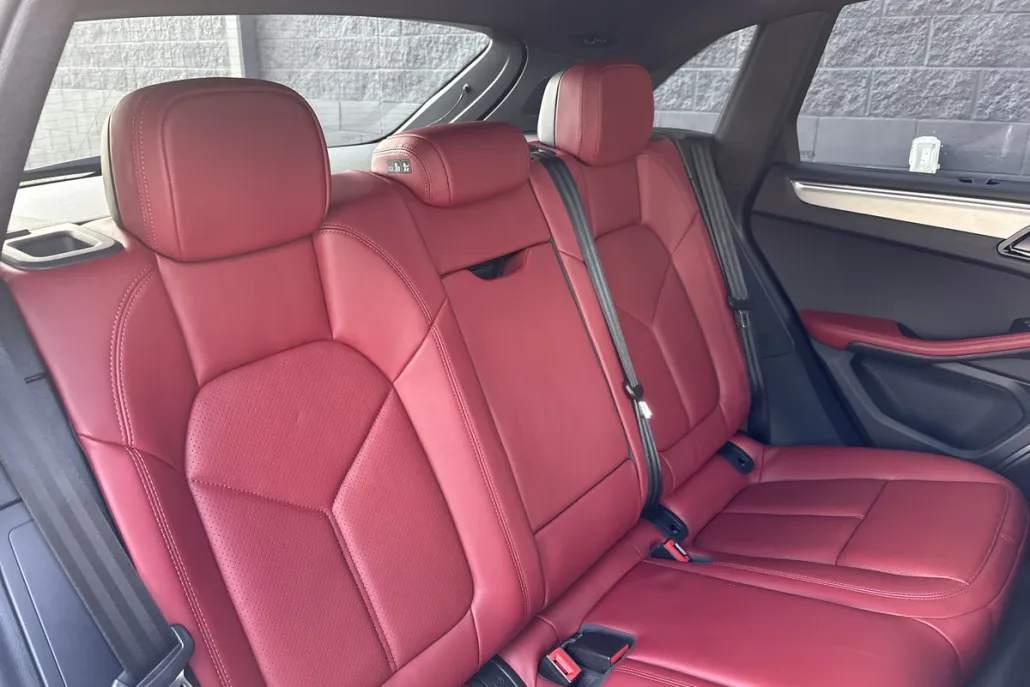 2025 Porsche Macan T photo 1