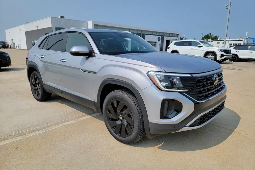 2025 Volkswagen Atlas Cross Sport SE Technology photo 1
