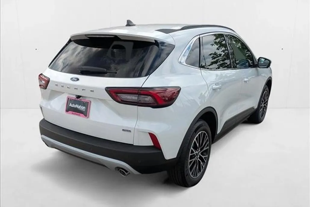 2025 Ford Escape Premium photo 1
