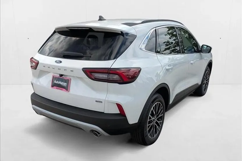 2025 Ford Escape Premium photo 1