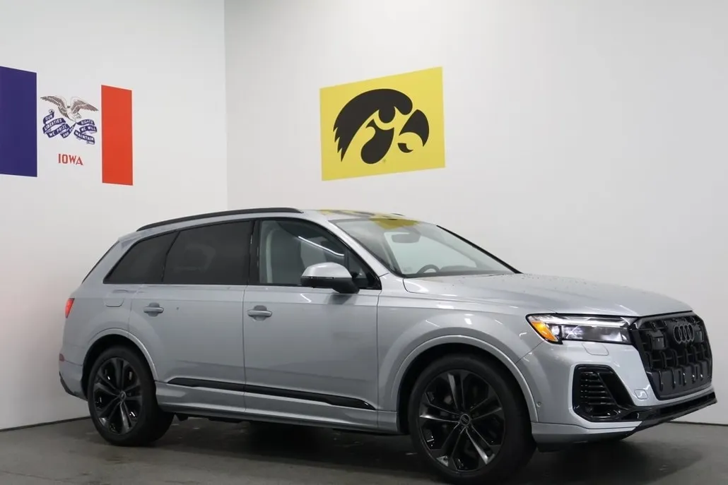 2025 Audi Q7 55 Premium Plus photo 1