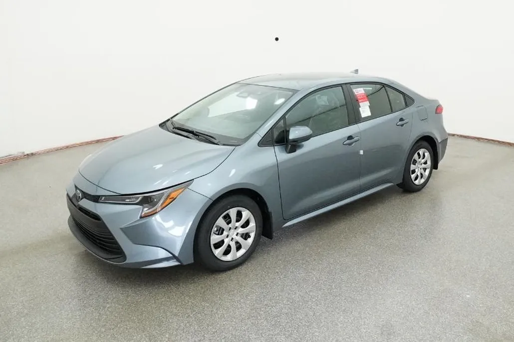 2026 Toyota Corolla LE photo 1