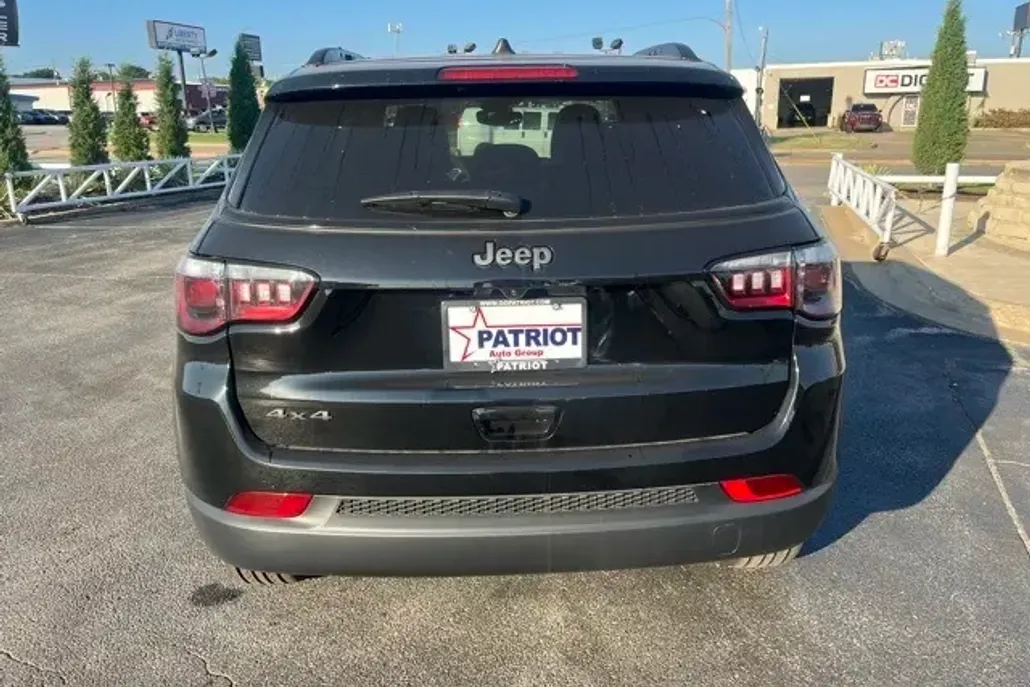 2026 Jeep Compass Latitude photo 1