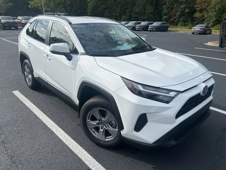 2025 Toyota RAV4 XLE photo 1