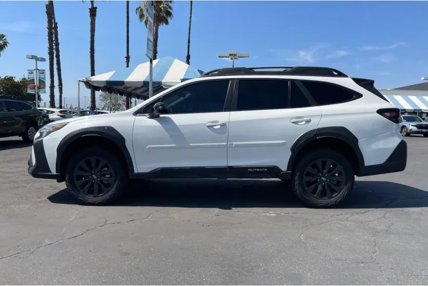 2023 Subaru Outback Onyx Edition XT photo 1