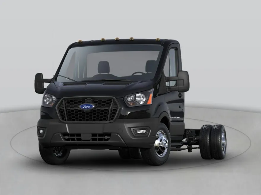 2025 Ford Transit Chassis Cutaway photo 1