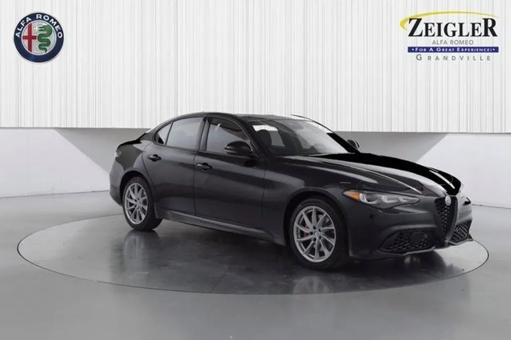 2024 Alfa Romeo Giulia SPRINT photo 1