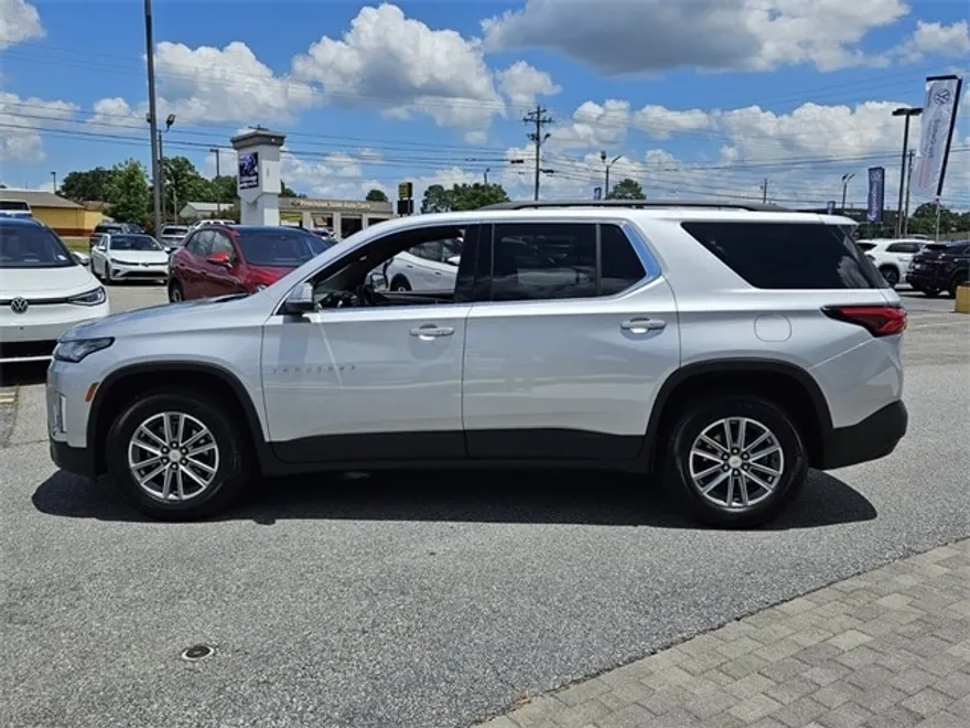2022 Chevrolet Traverse Leather photo 1