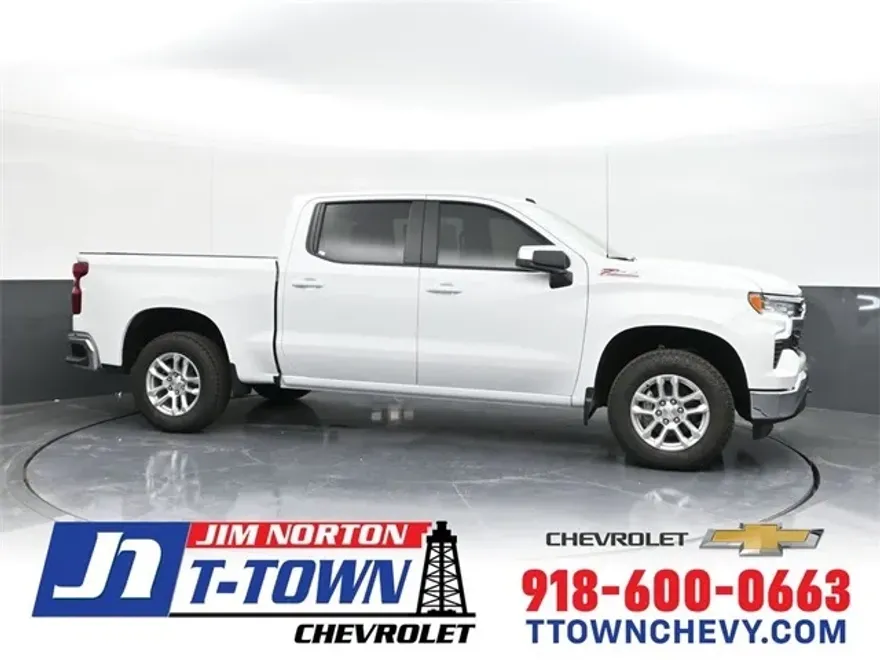 2025 Chevrolet Silverado 1500 LT photo 1
