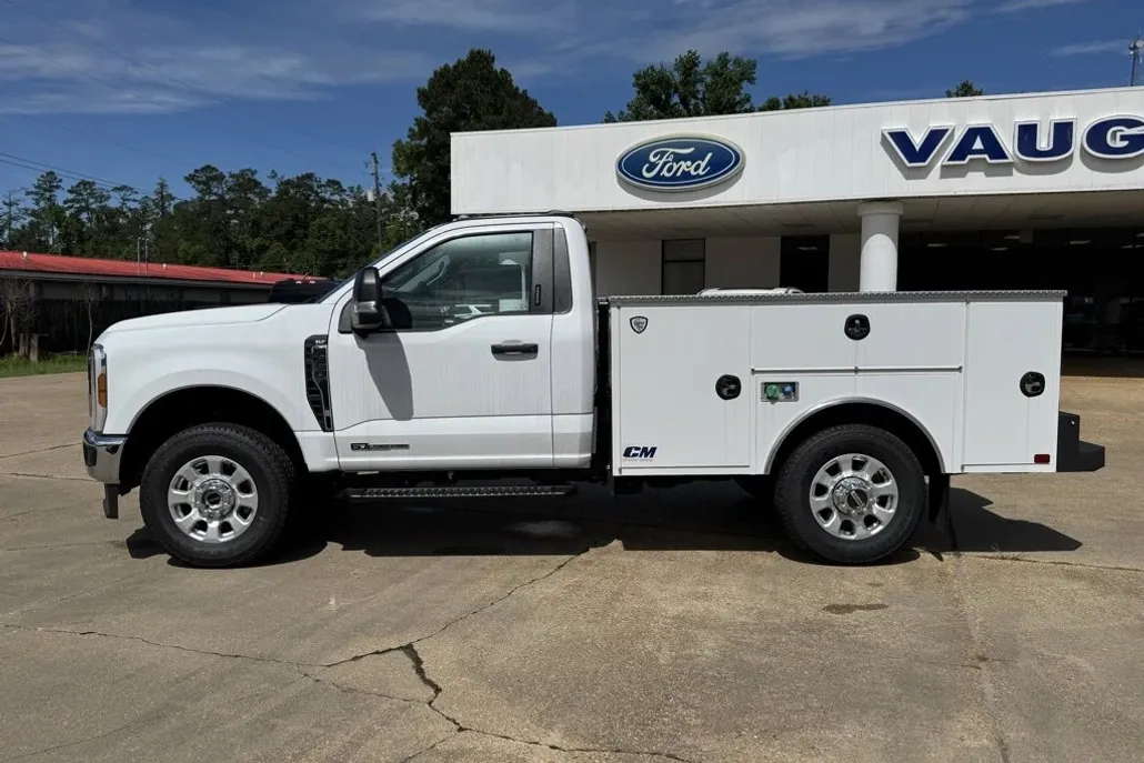 2024 Ford F-350 XLT photo 1