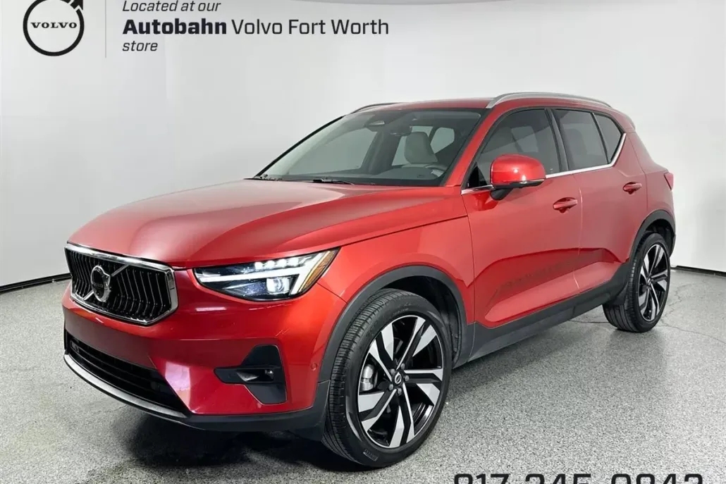 2023 Volvo XC40 Ultimate photo 1