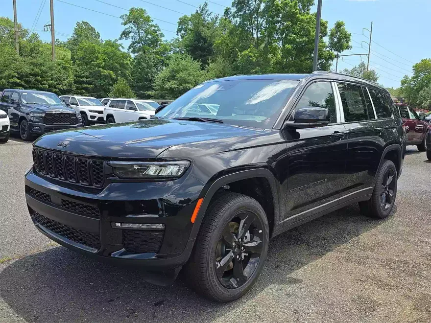 2025 Jeep Grand Cherokee Limited photo 1