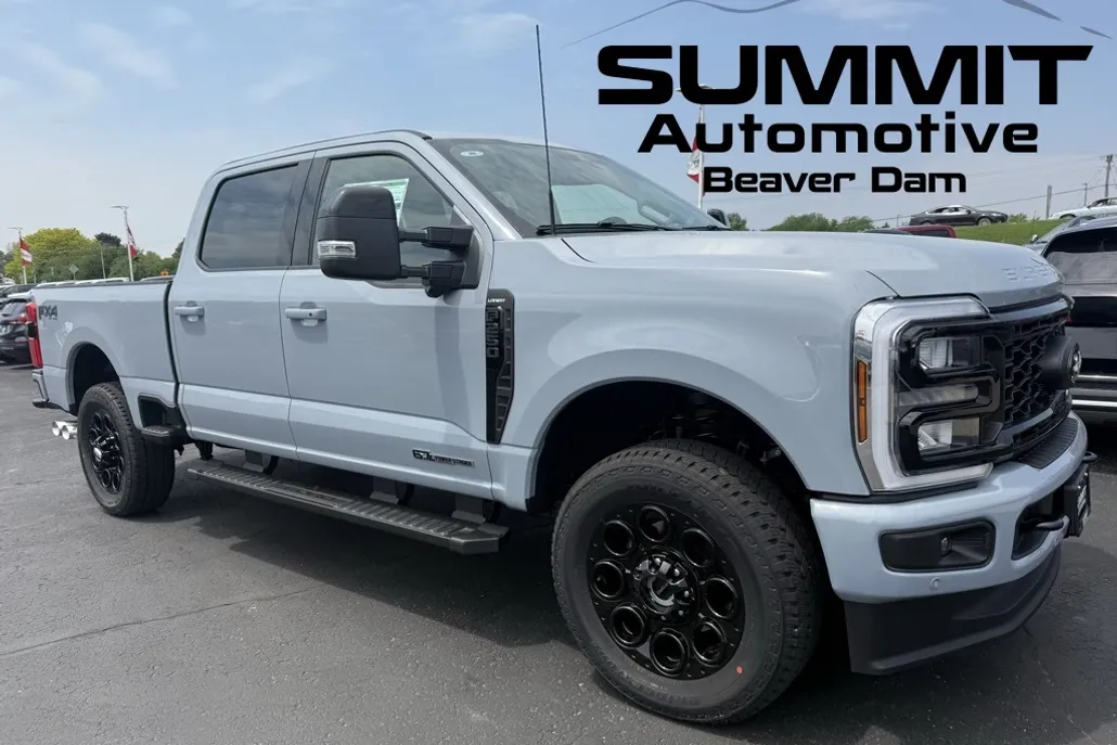 2025 Ford F-250 Lariat photo 1