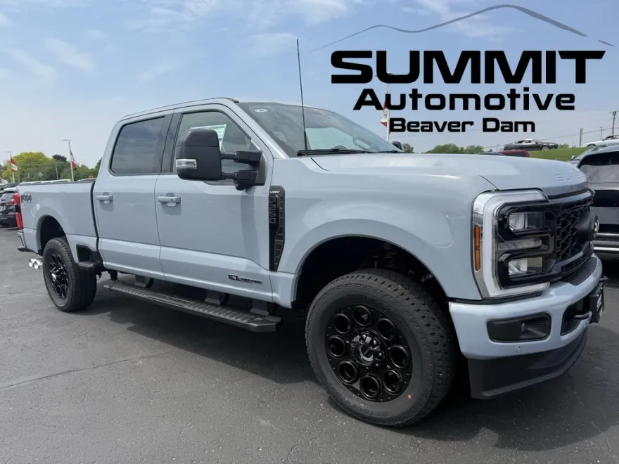 2025 Ford F-250 Lariat photo 1