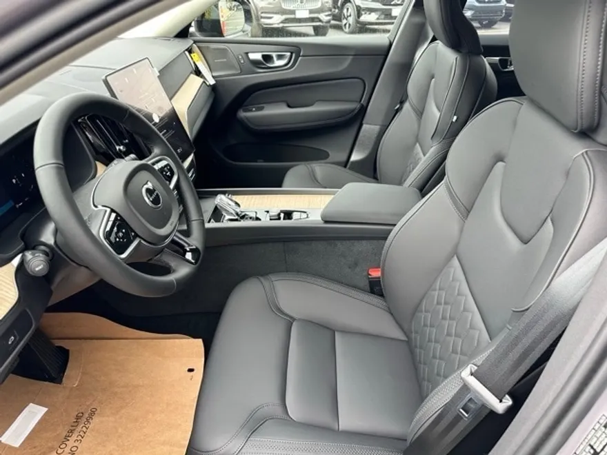 2026 Volvo XC60 B5 Plus photo 1