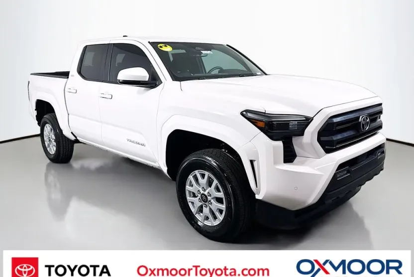 2024 Toyota Tacoma SR5 photo 1