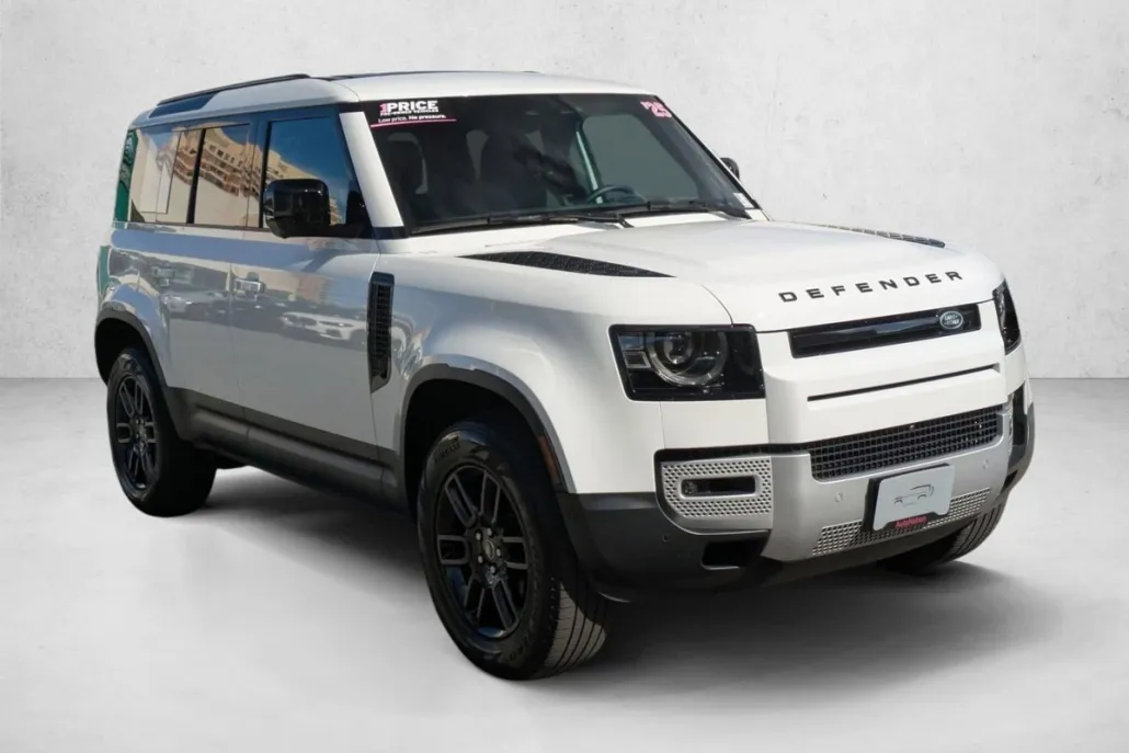 2025 Land Rover Defender 110 S photo 1