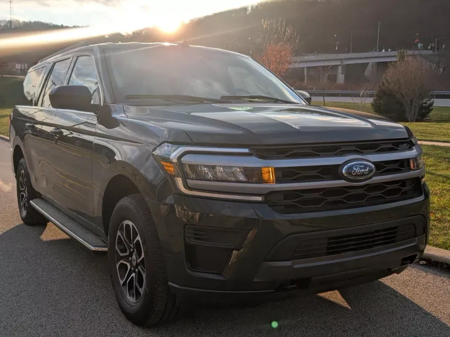 2022 Ford Expedition XLT MAX photo 1