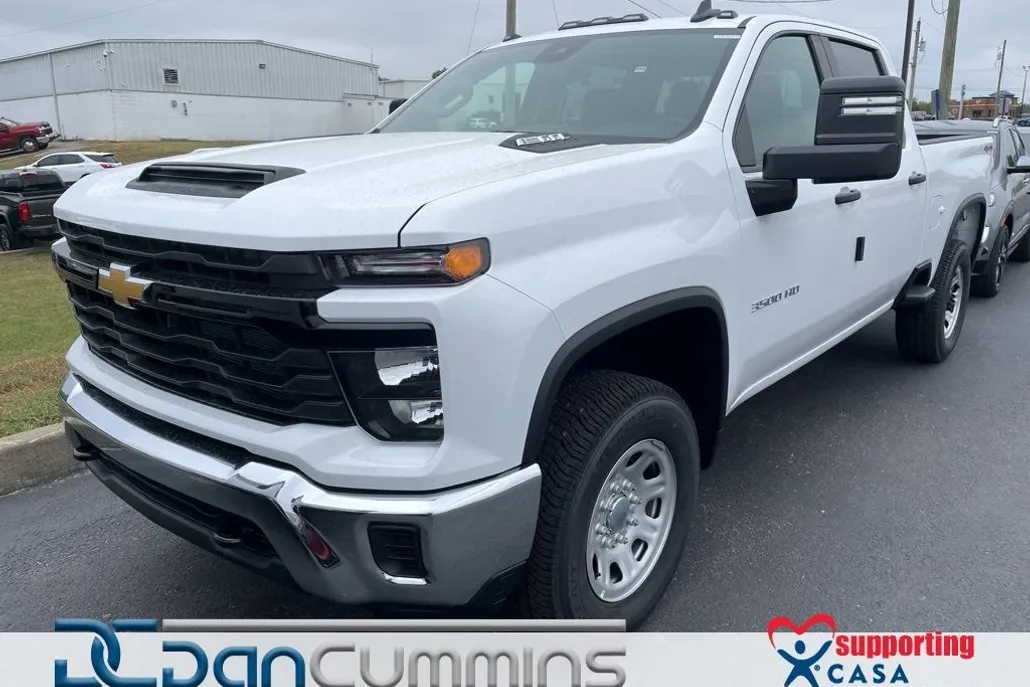2025 Chevrolet Silverado 3500HD photo 1