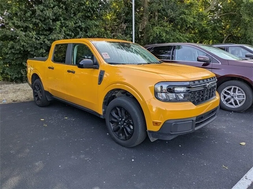 2023 Ford Maverick XLT photo 1