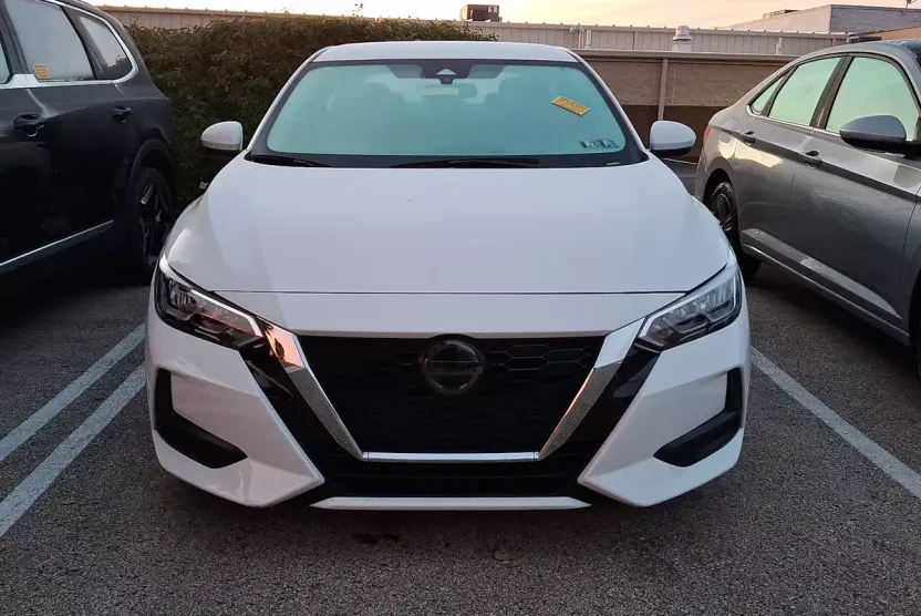 2022 Nissan Sentra SV photo 1