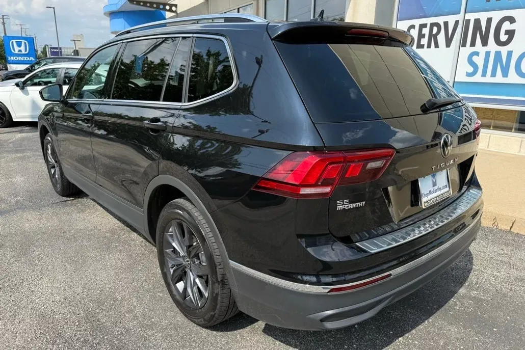 2022 Volkswagen Tiguan SE photo 1