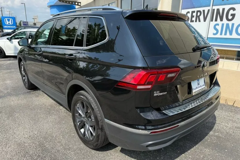 2022 Volkswagen Tiguan SE photo 1
