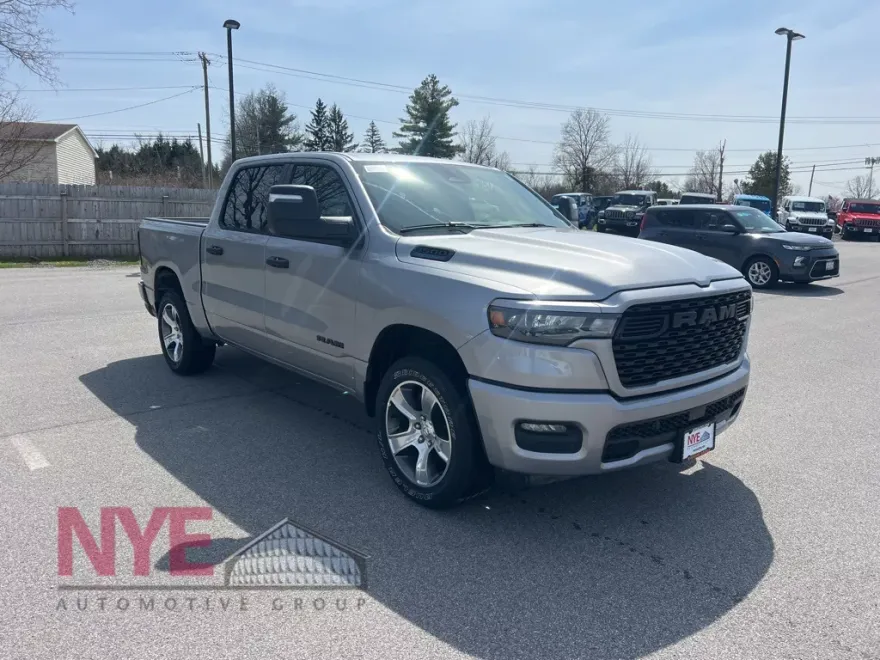 2025 Ram 1500 Tradesman photo 1