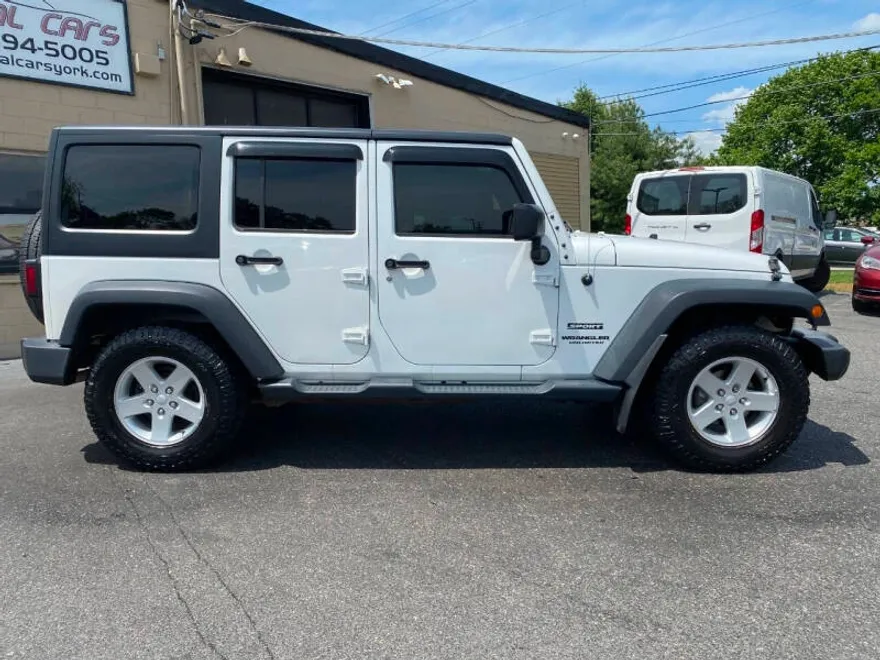 2017 Jeep Wrangler Unlimited Sport S photo 1