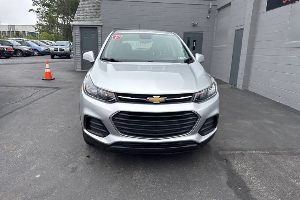 2018 Chevrolet Trax LS photo 1