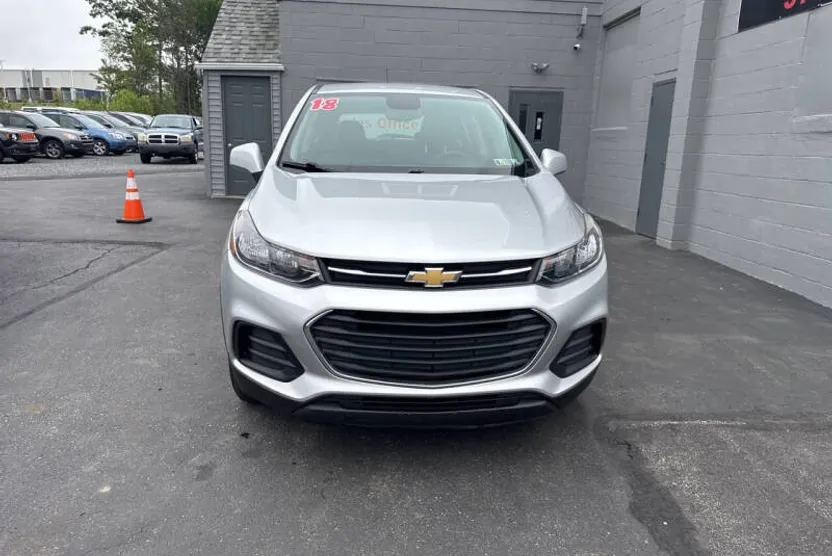 2018 Chevrolet Trax LS photo 1
