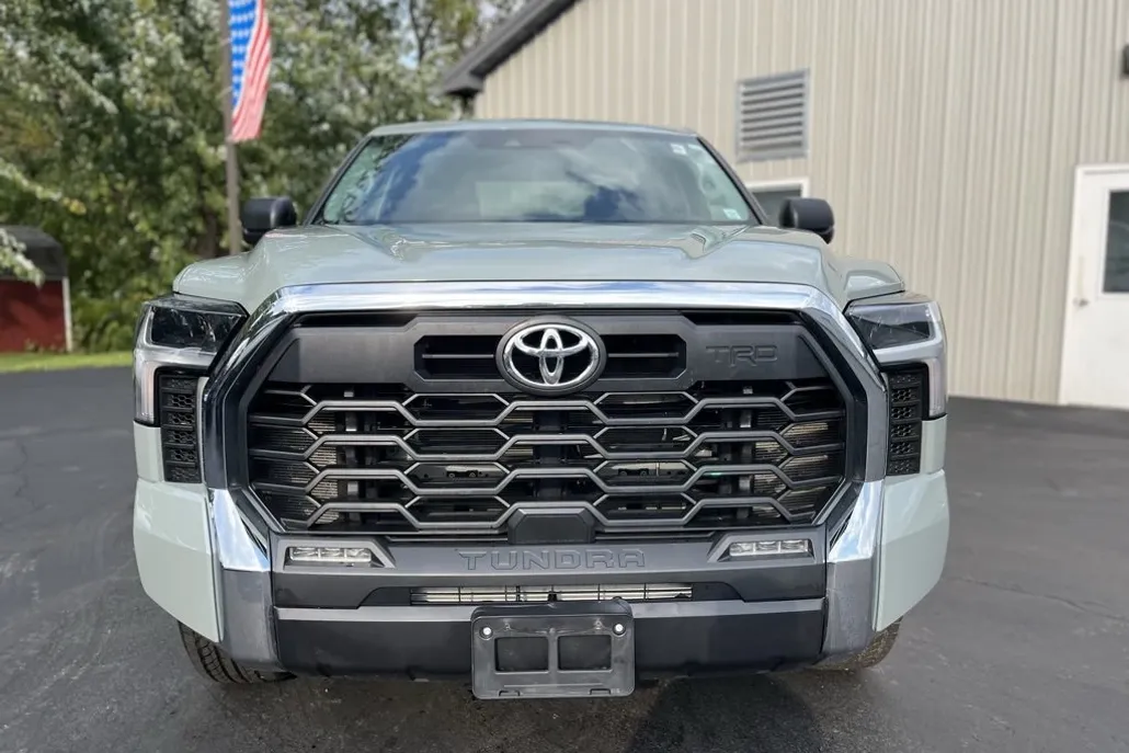 2023 Toyota Tundra SR5 CrewMax photo 1