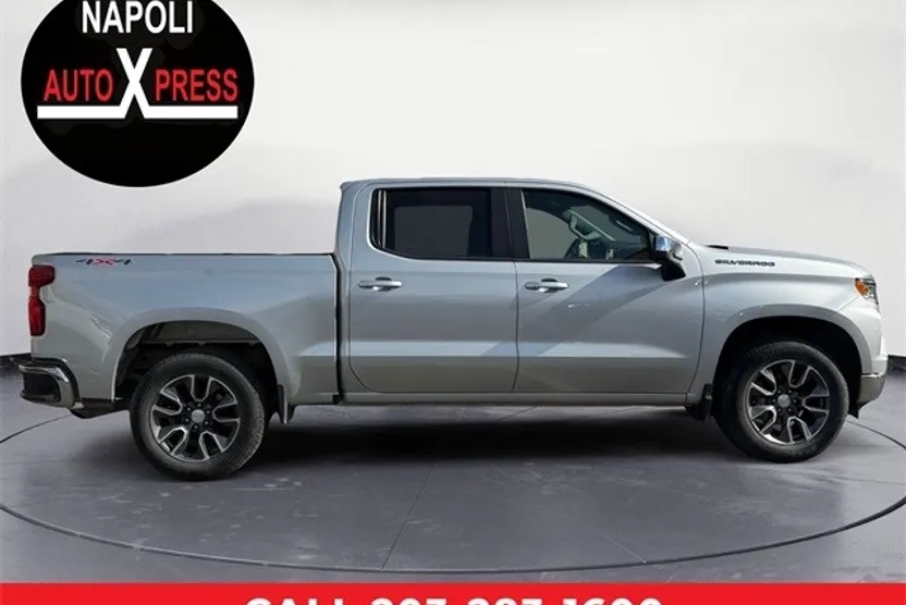 2022 Chevrolet Silverado 1500 LT photo 1