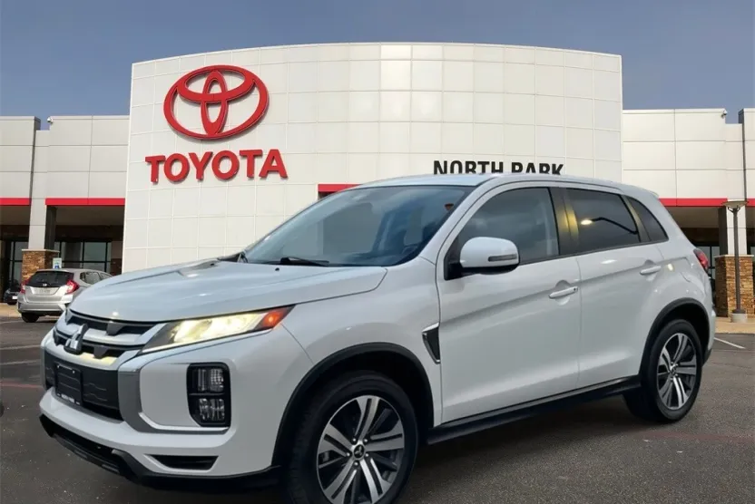2024 Mitsubishi Outlander Sport ES LE SE photo 1