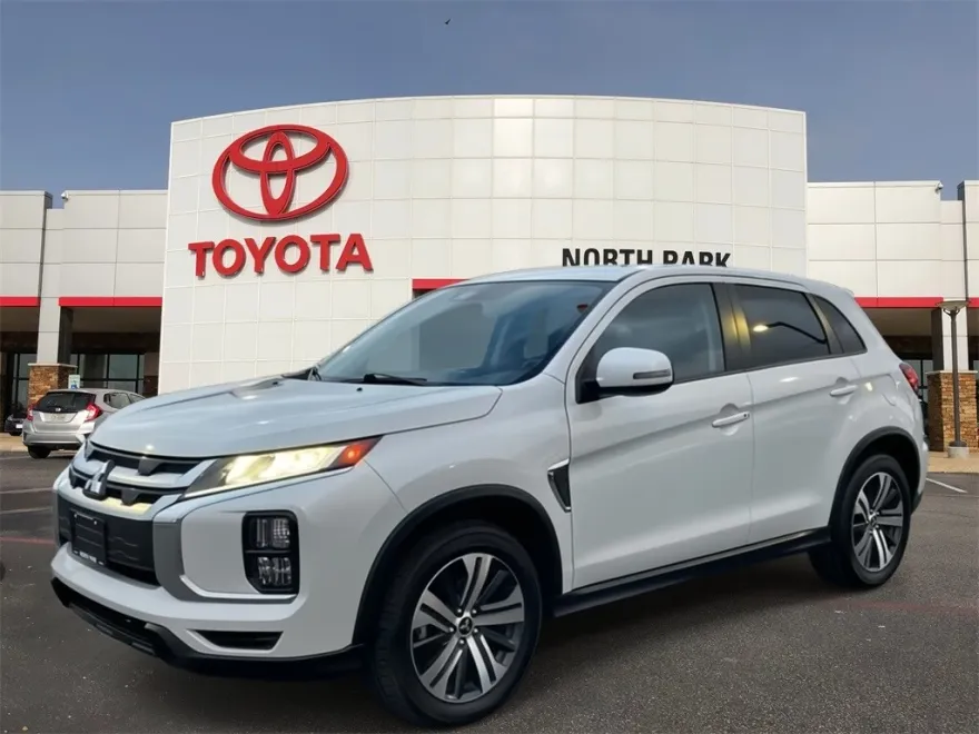 2024 Mitsubishi Outlander Sport ES LE SE photo 1