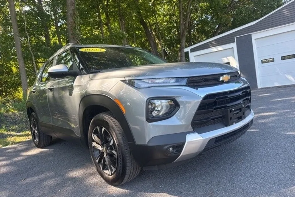 2023 Chevrolet Trailblazer LT photo 1