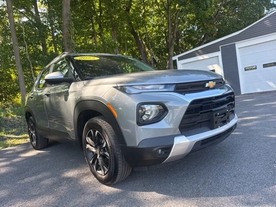 2023 Chevrolet Trailblazer LT photo 1