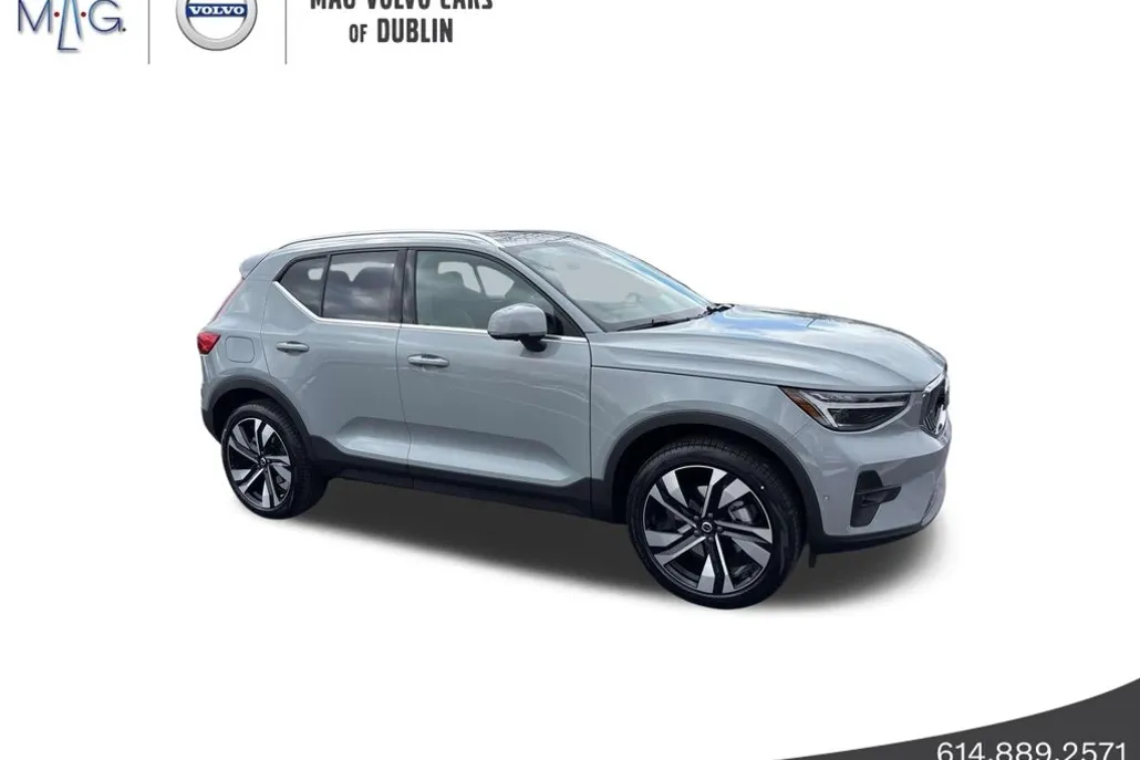 2025 Volvo XC40 Plus photo 1