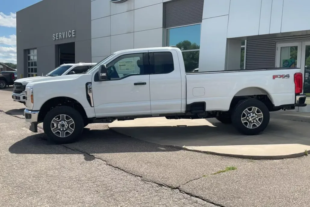 2025 Ford F-350 XLT photo 1
