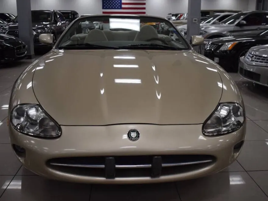 1998 Jaguar XK 8 Convertible photo 1